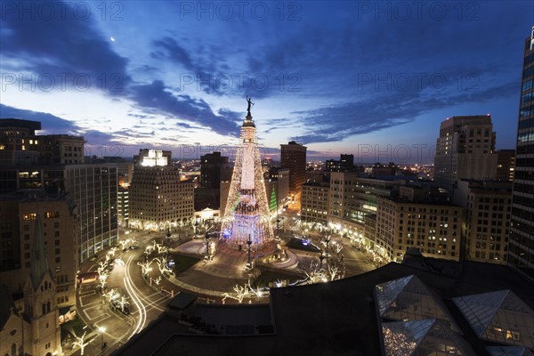 Elevated view of Indiana Soldiers and Sailors Monument