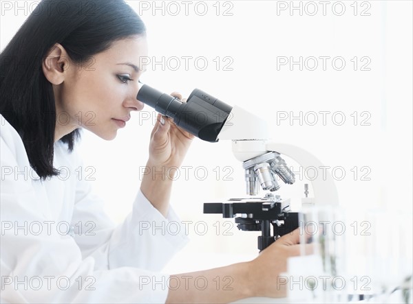 Woman doing laboratory research.