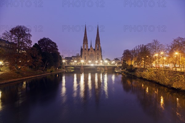 St Paul's church at night