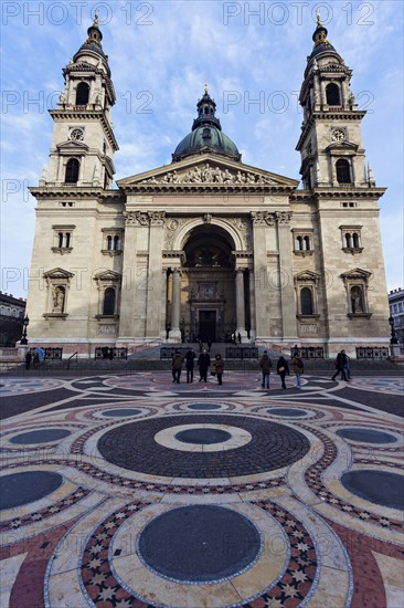 Saint Stephen's Basilica facade and square