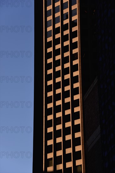 Window pattern in office building