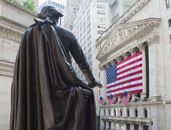 Monument of George Washington in Federal Hall