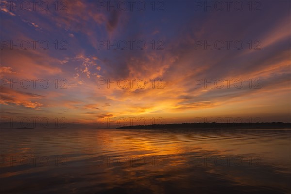 Golden sunrise over sea