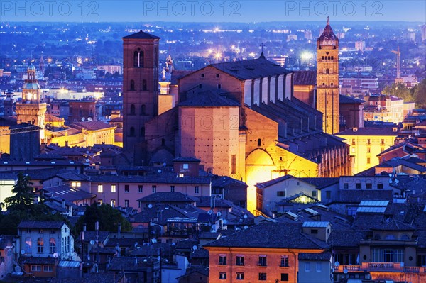 Bologna Cathedral at night