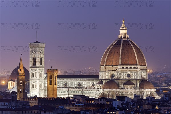 Duomo Santa Maria Del Fiore at dusk