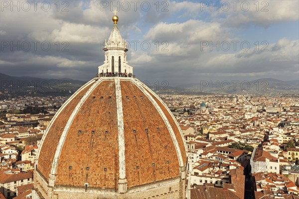 Duomo Santa Maria Del Fiore with old town in background