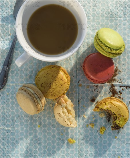 Macaroons and coffee.