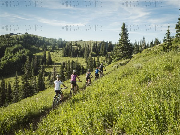 Parents with children (10-11,12-13, 14-15) during bike trip