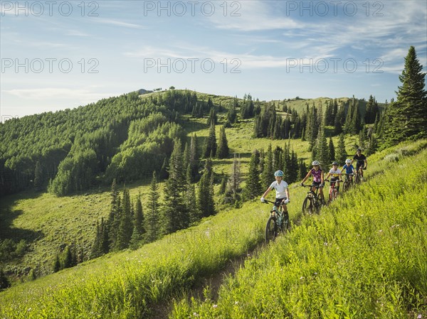 Parents with children (10-11,12-13, 14-15) during bike trip