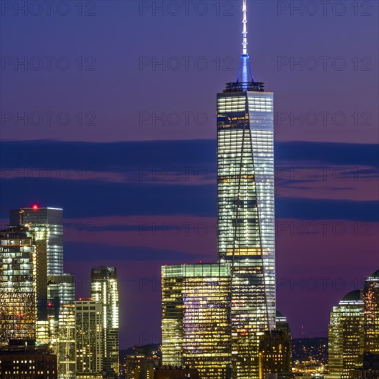 Skyline of New York at dusk with view of One World Trade Center. USA, New York, New York City.