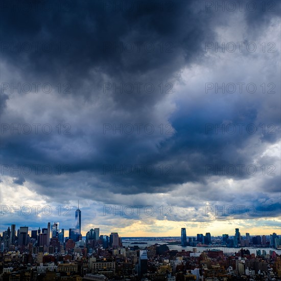 Skyline of New York at dawn. USA, New York, New York City.