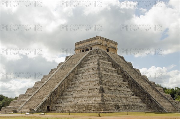 Ancient Mayan pyramid of Kukulkan