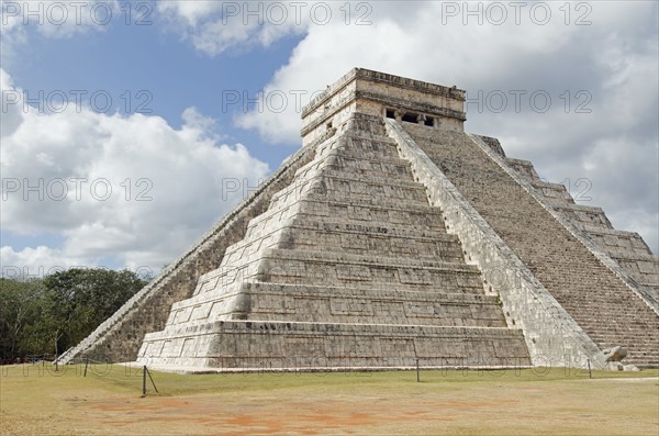 Ancient Mayan pyramid of Kukulkan