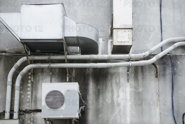 North Carolina, Air conditioner on wall