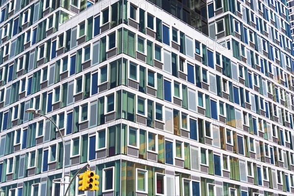 USA, New York State, New York City, Long Island City, Facade of skyscraper