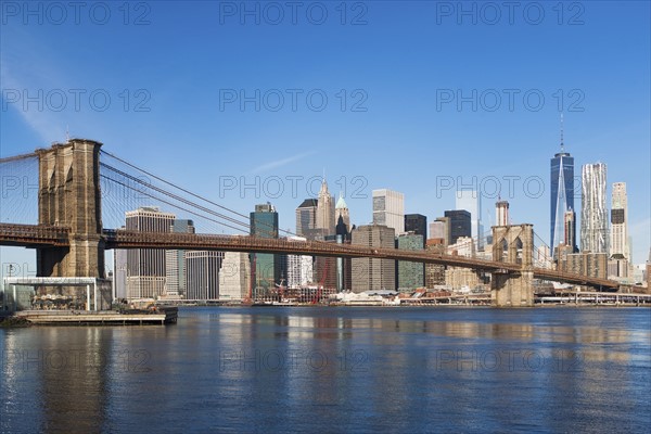 USA, New York State, New York City, Manhattan, City panorama with Brooklyn Bridge