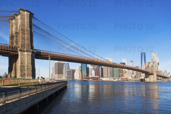 USA, New York State, New York City, Manhattan, City panorama with Brooklyn Bridge