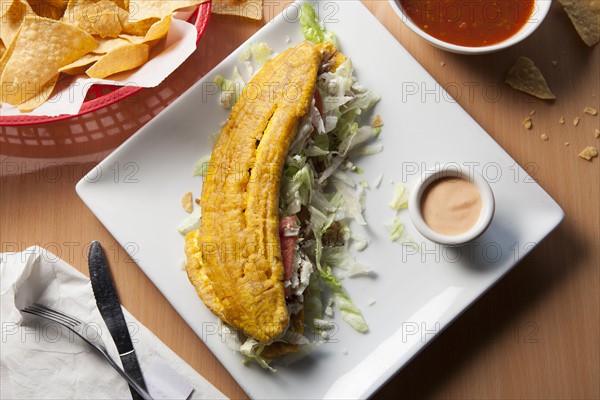 Jiberito de pernil on plate