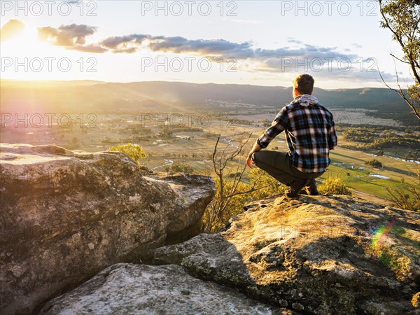 Australia, New South Wales, Man looking at view on Mount York