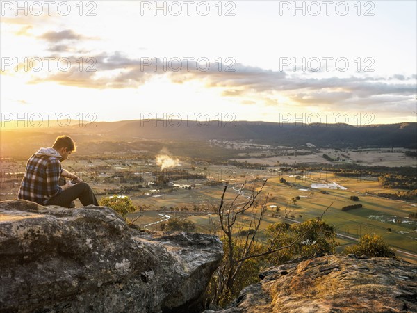 Australia, New South Wales, Man looking at view on Mount York