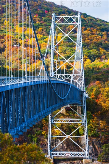 USA, New York, Bear Mountain with bridge above river