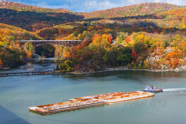 USA, New York, Bear Mountain in autumn