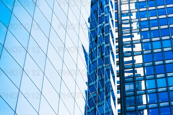 USA, New York, Glassy office skyscrapers