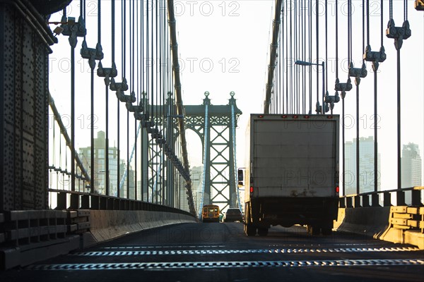 USA, New York, New York City, Semi- truck on Brooklyn Bridge