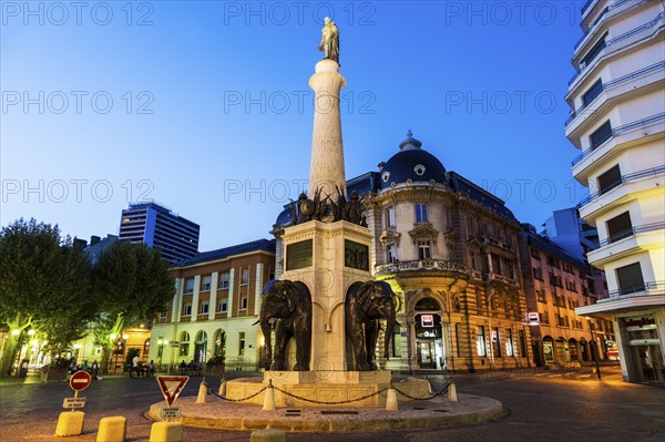 France, Auvergne-Rhone-Alpes, Chambery, Monument with statue