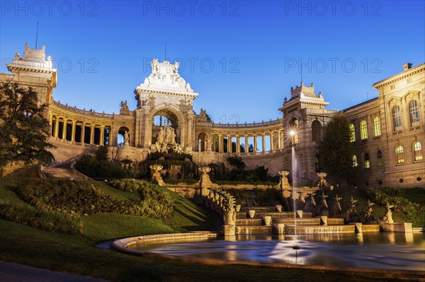 France, Provence-Alpes-Cote d'Azur, Marseille, Palais Longchamp Monument with adjoining fountain