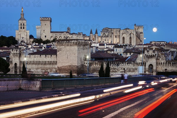France, Provence-Alpes-Cote d'Azur, Avignon, Old town, street in foreground
