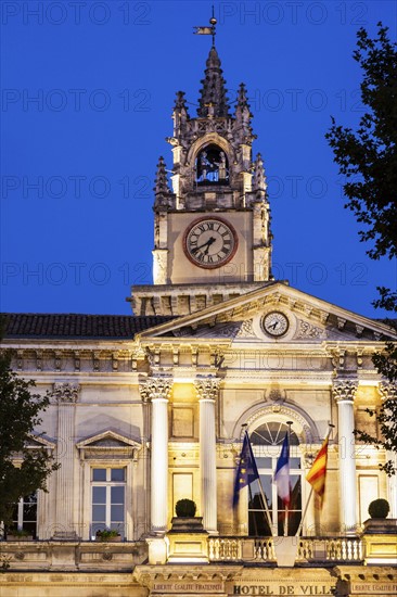 France, Provence-Alpes-Cote d'Azur, Avignon, Avignon City Hall at dusk