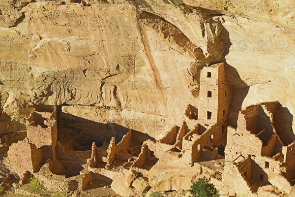 USA, Colorado, Mesa Verde National Park, Ancient Pueblo Ruin on sunny day