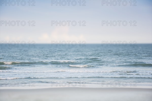 Seascape with waves