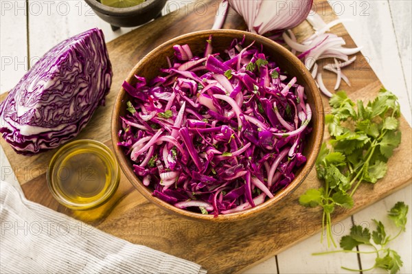 Red cabbage in bowl