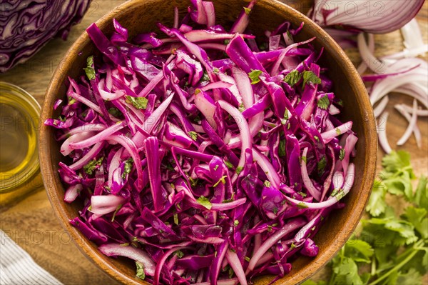 Red cabbage in bowl