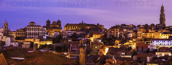 Portugal, Norte, Porto, Old Town of Porto with Clerigos Tower at sunrise