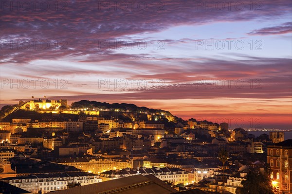 Portugal, Lisbon, Saint George's Castle above Old Town in Lisbon at dusk