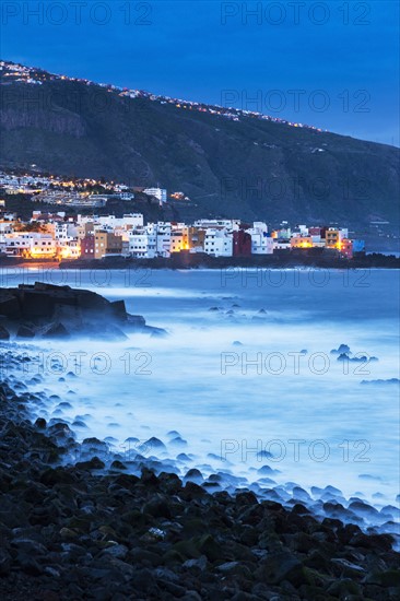 Spain, Canary Islands, Tenerife, Puerto de la Cruz, Puerto de la Cruz at night