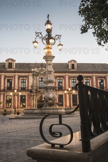 Spain, Seville, Plaza Virgin De Los Reyes, Town square at dusk