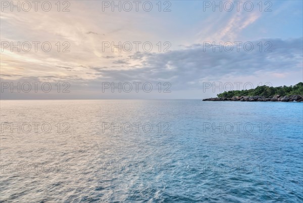 Jamaica, Negril, Tranquil seascape in sunset