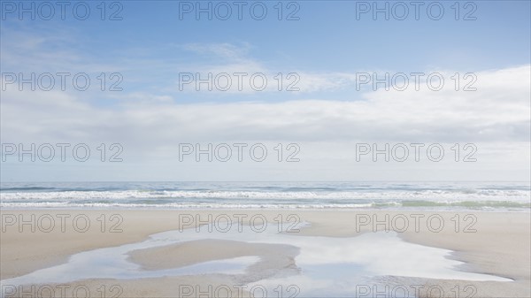 USA, North Carolina, Topsail Island, Empty sandy beach