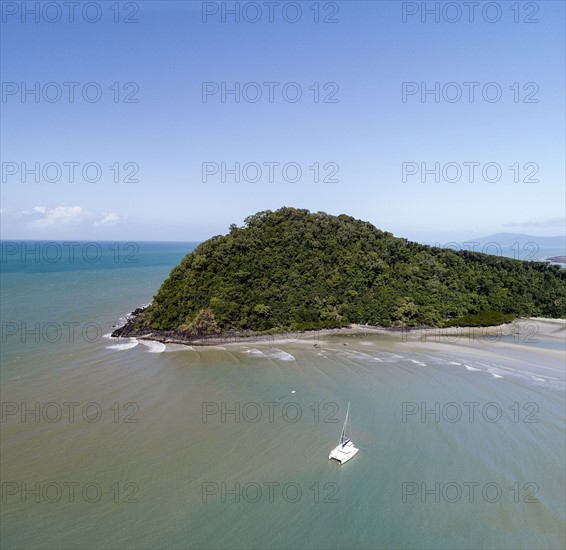 Australia, Queensland, Blue sky over green peninsula