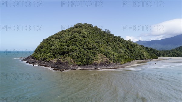 Australia, Queensland, Blue sky over green peninsula