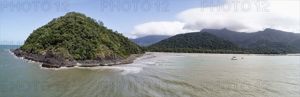 Australia, Queensland, Blue sky over green peninsula