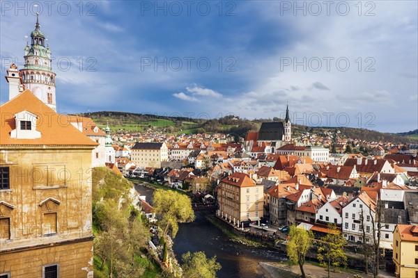 Czech Republic, South Bohemia, Cesky Krumlov, Storm clouds above old town