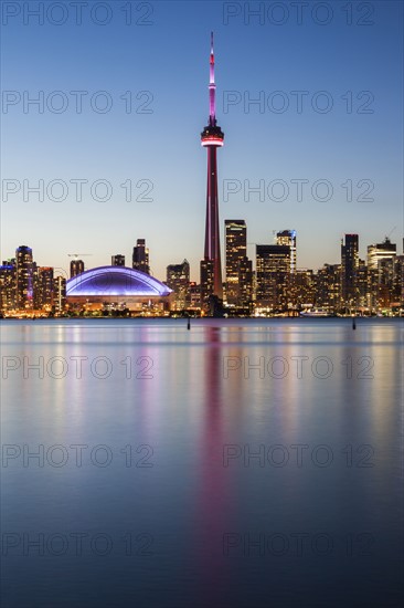 Canada, Ontario, Toronto, Skyline at night