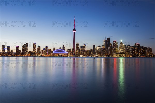 Canada, Ontario, Toronto, Modern city reflected in water