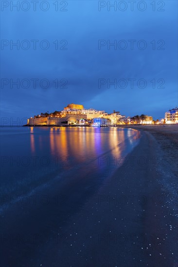 Spain, Valencian Community, Peniscola, Moody sky over Peniscola