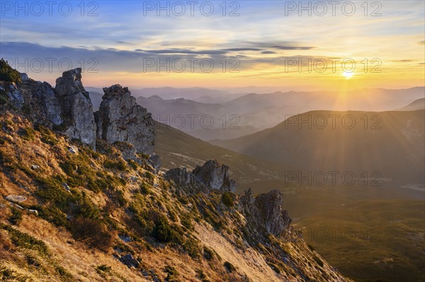 Ukraine, Ivano-Frankivsk region, Verkhovyna district, Carpathians, Chornohora, Sunrise over mountain Shpytsi